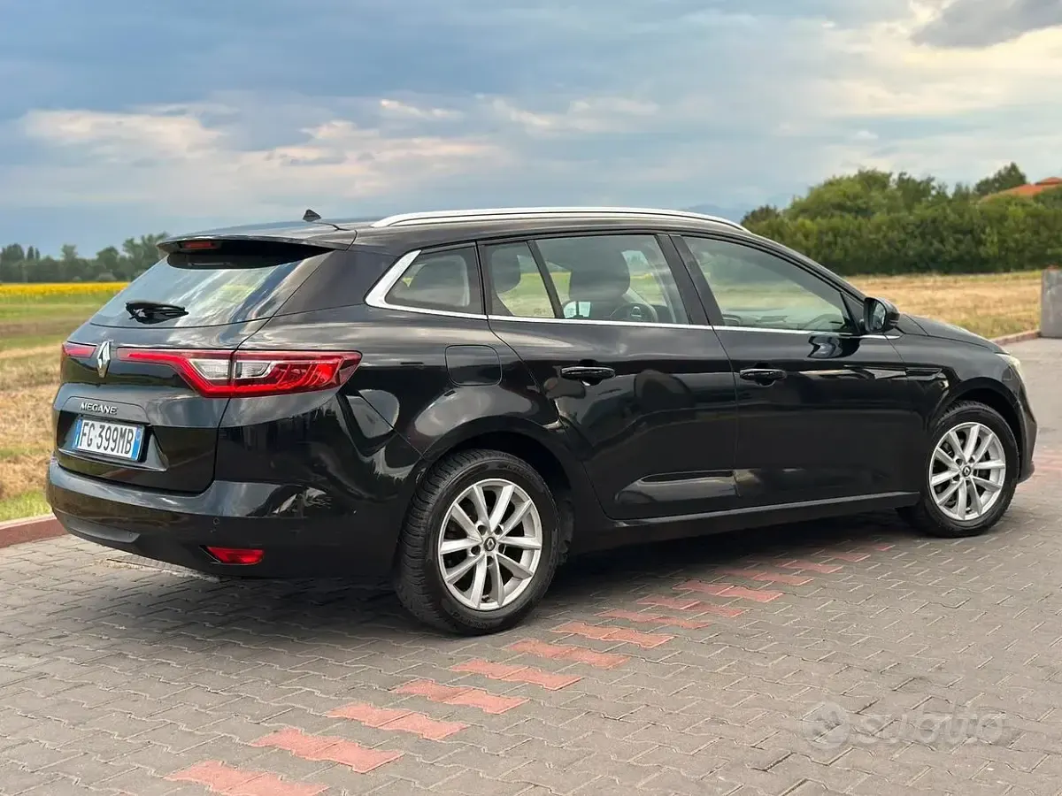 Usata Renault Mégane GrandTour 110 CV (80 kW) 2016 Nero Station wagon