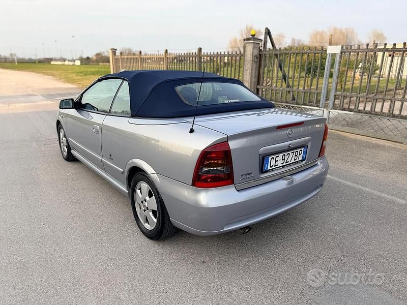 Usata Opel Astra Cabriolet 101 CV (74 kW) 2003 Cabrio
