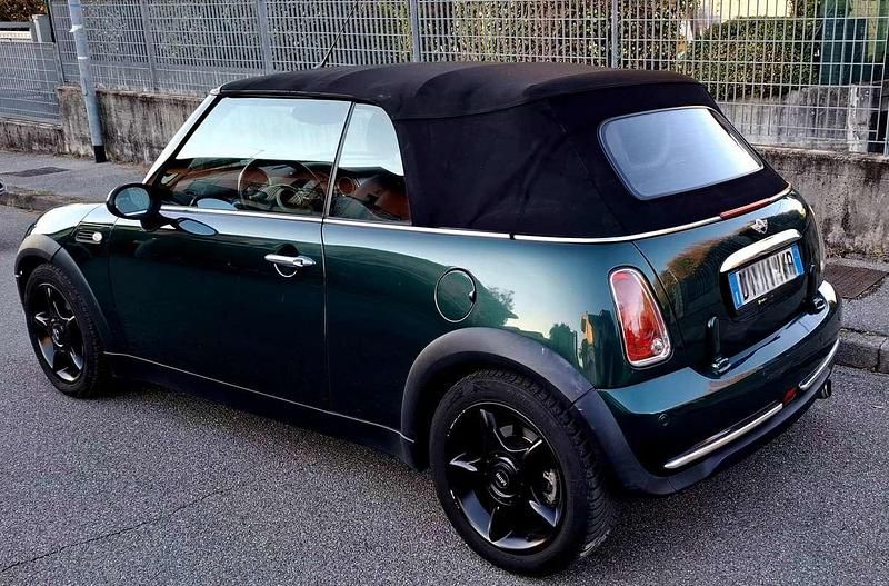 Usata Mini Cooper Cabriolet 120 CV (88 kW) 2009 Verde Cabrio