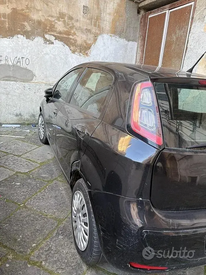 Usata Fiat Punto Evo 69 CV (50 kW) 2011 Nero Utilitaria