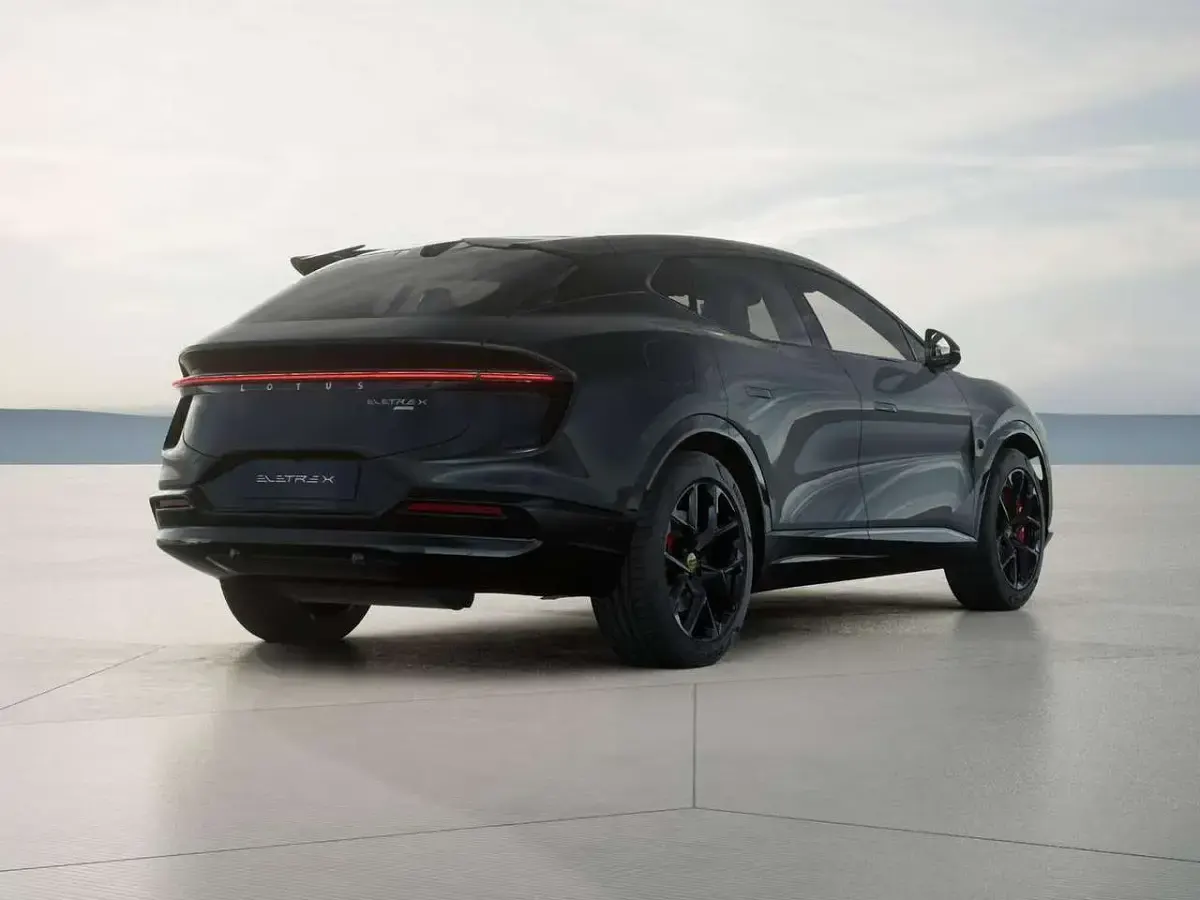 Nuova Lotus Eletre 405 kW (551 CV) 2026 Stellar black SUV