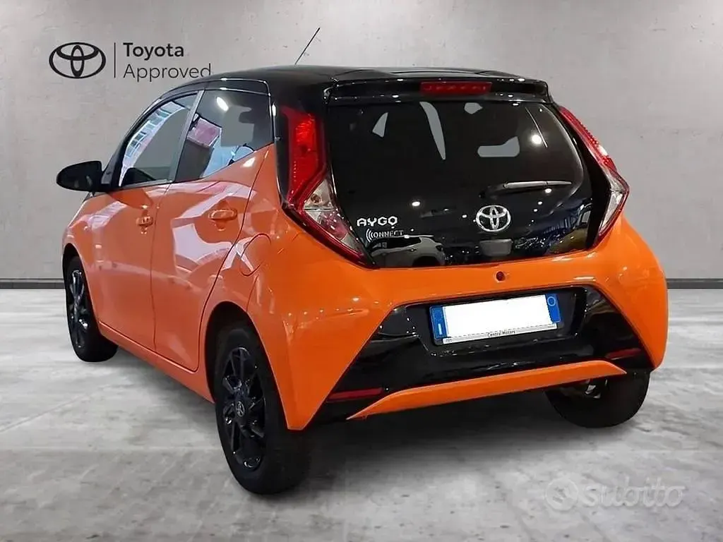 Usata Toyota Aygo X-wave 72 CV (52 kW) 2020 Mandarina met Utilitaria