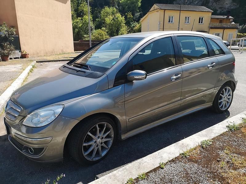 Usata Mercedes B180 2007 Grigio Monovolume