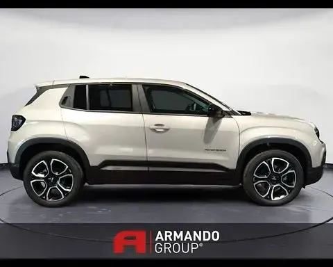 Usata Jeep Avenger Summit 99 CV (72 kW) 2026 Beige SUV