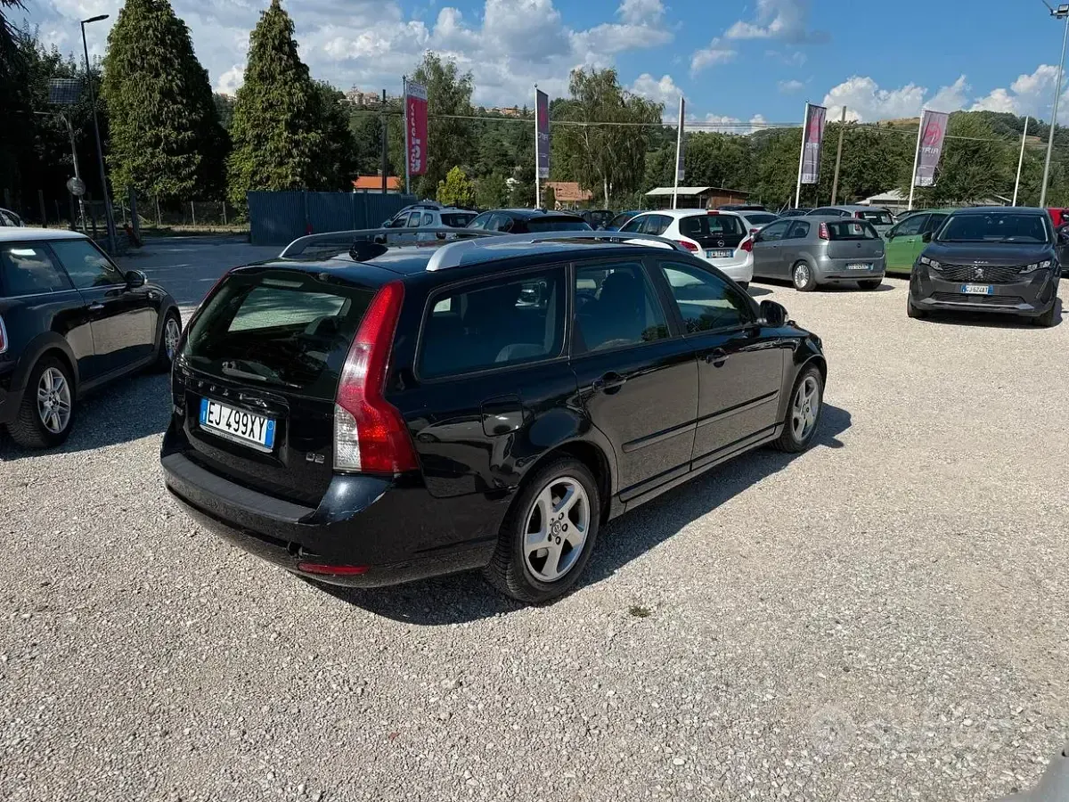 Usata Volvo V50 Plus 115 CV (84 kW) 2012 Nero Station wagon
