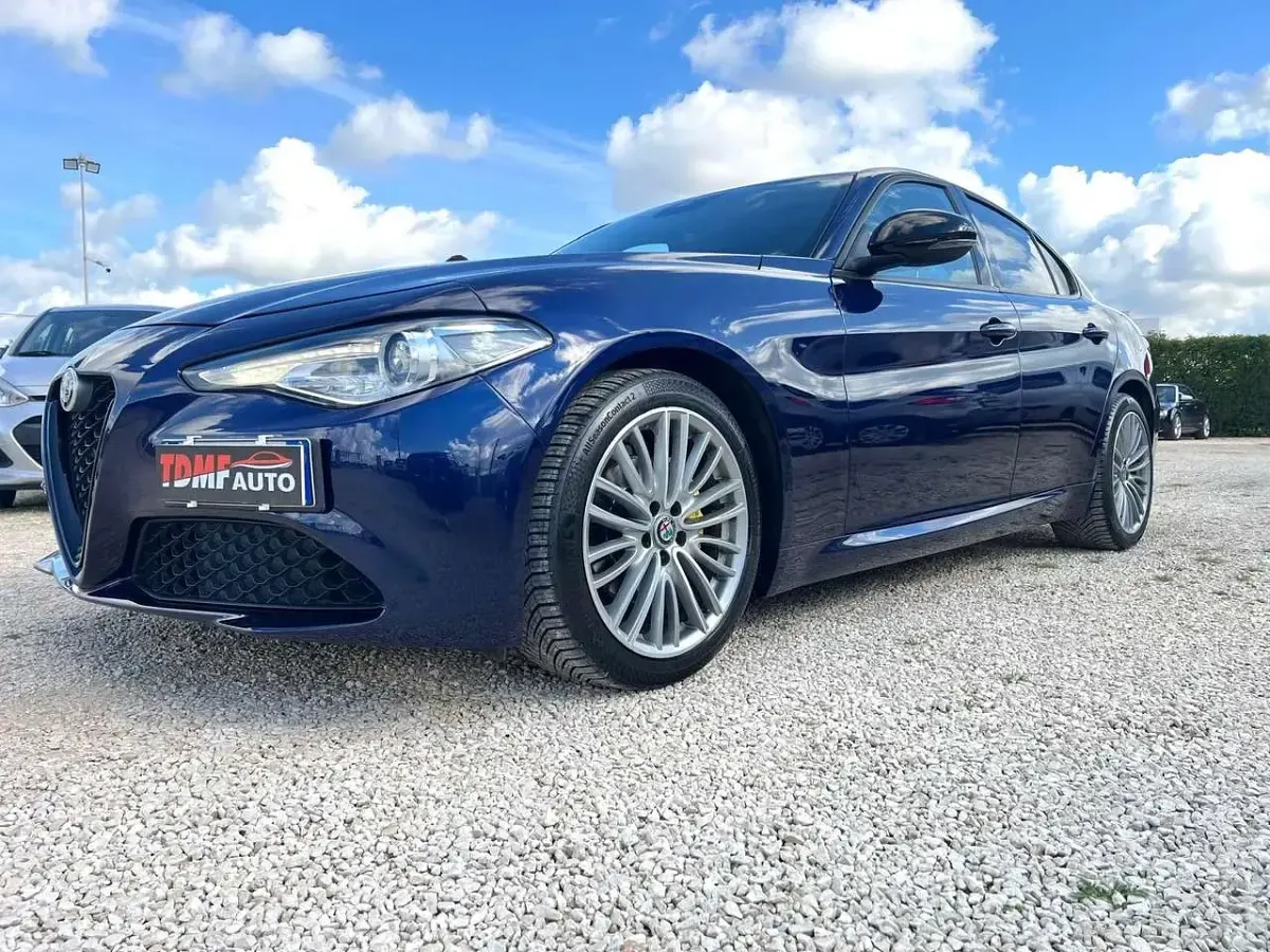 Usata Alfa Romeo Giulia Super 150 CV (110 kW) 2017 Blu Berlina