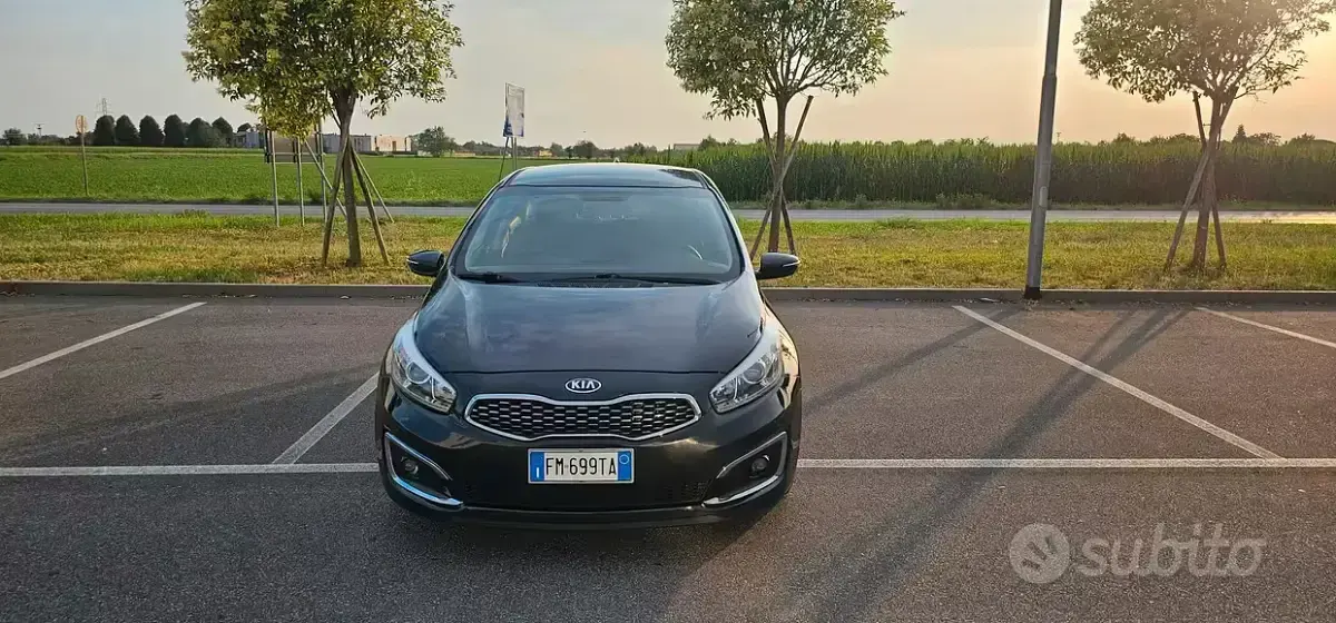 Usata Kia Ceed 110 CV (80 kW) 2017 Nero Utilitaria