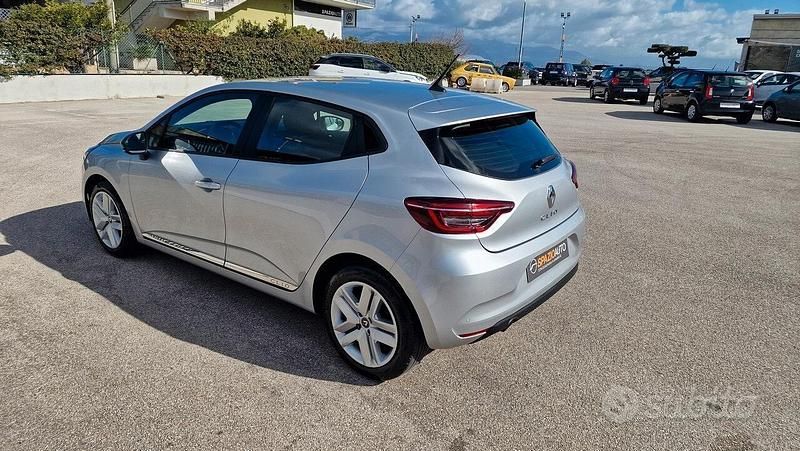 Usata Renault Clio V 86 CV (63 kW) 2020 Grigio Berlina