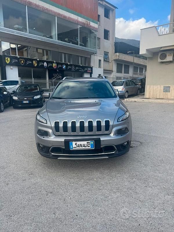 Usata Jeep Cherokee Limited 170 CV (125 kW) 2014 Grigio SUV