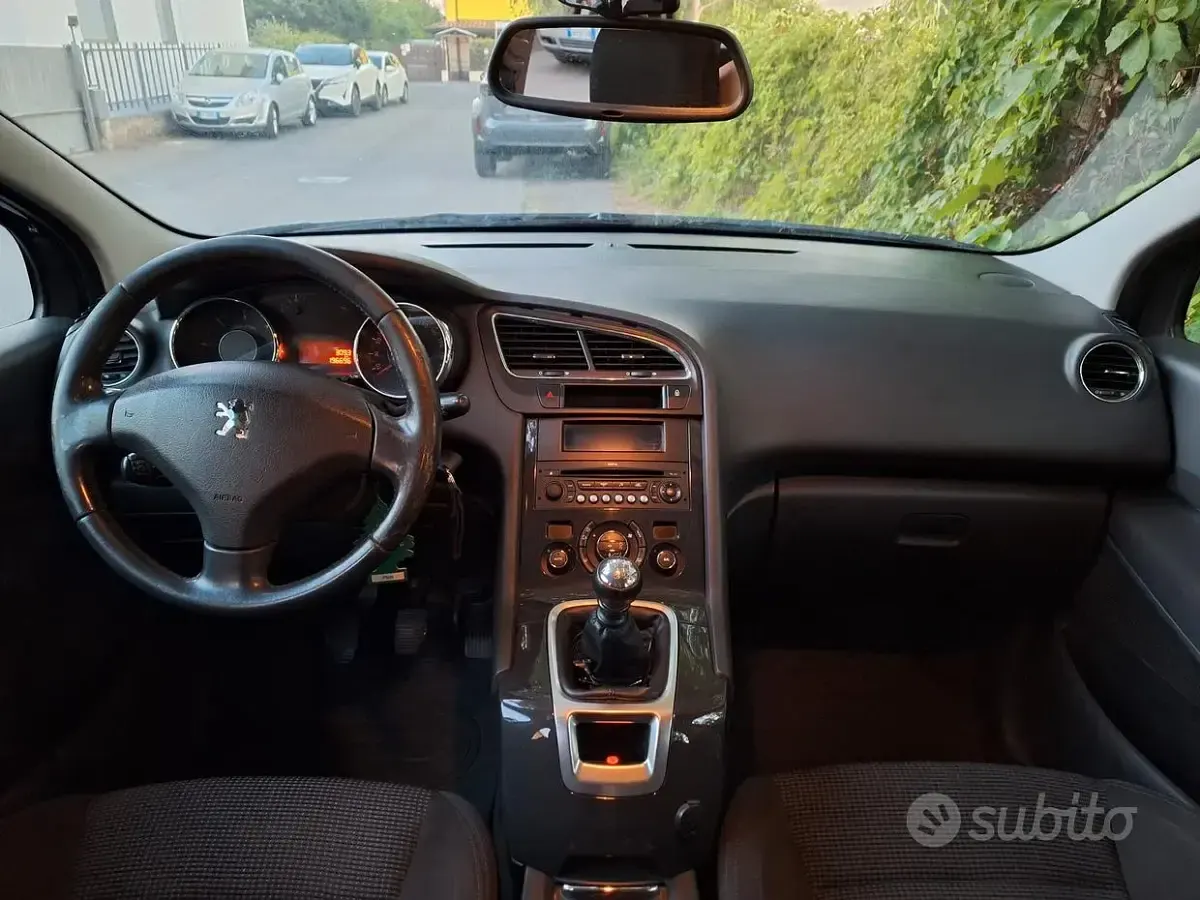 Usata Peugeot 5008 150 CV (110 kW) 2011 Grigio Monovolume