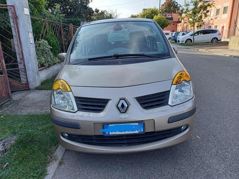 Usata Renault Modus 68 CV (50 kW) 2005 Bronzo Monovolume