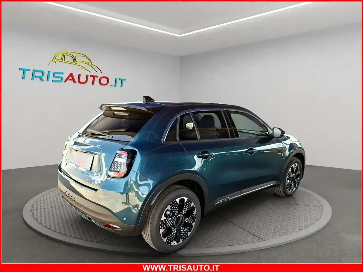 Nuova Fiat 600 La Prima 101 CV (74 kW) 2026 Verde SUV