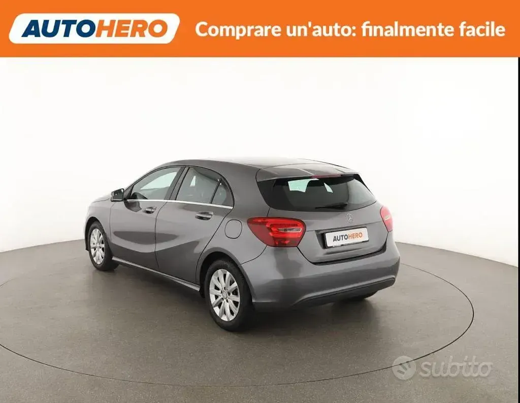 Usata Mercedes A180 109 CV (80 kW) 2016 Grigio Utilitaria