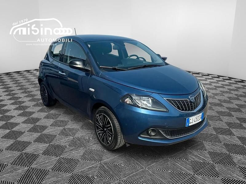 Usata Lancia Ypsilon Gold 69 CV (50 kW) 2022 Blu Utilitaria