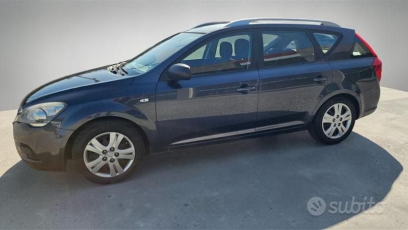 Usata Kia Ceed EX 90 CV (66 kW) 2010 Antracite metallizzato Utilitaria