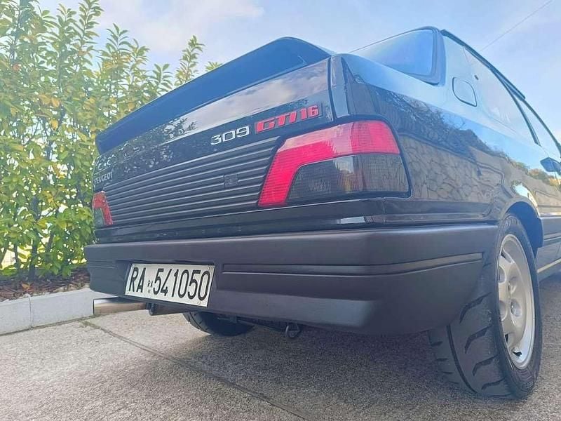 Nero Usata 1991 Peugeot 309 GTi Due volumi | 16.999 € - Immagine 1/4
