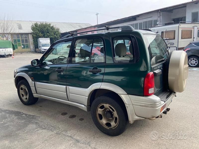 Usata Suzuki Vitara 87 CV (63 kW) 1999 Verde SUV