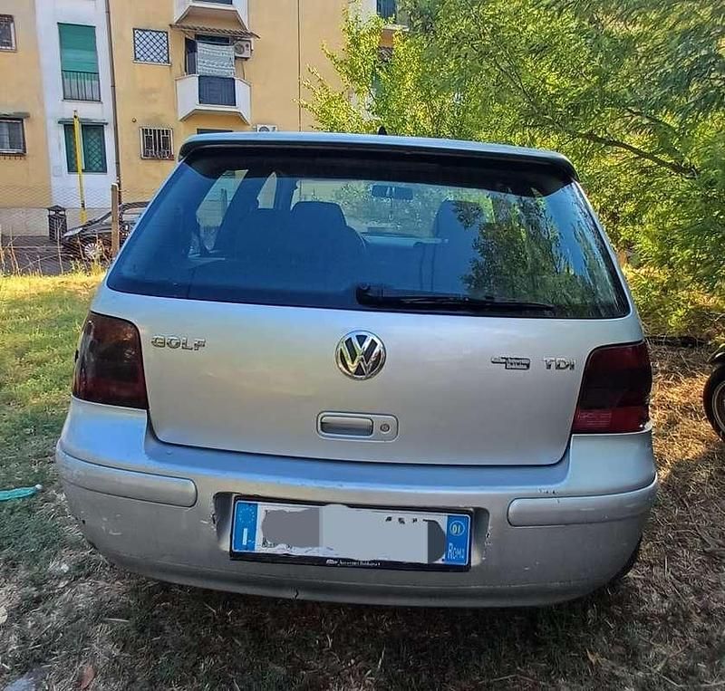 Usata VW Golf IV Highline 110 CV (80 kW) 2001 Berlina