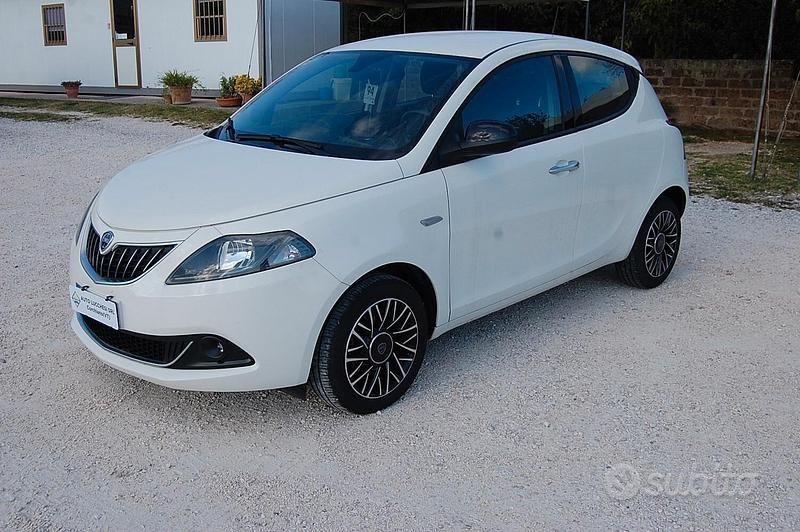 Usata Lancia Ypsilon S 69 CV (50 kW) 2024 Bianco Utilitaria