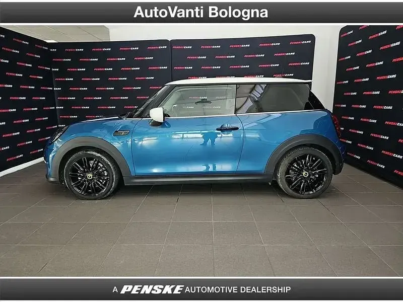 Usata Mini Cooper SE Classic 135 kW (184 CV) 2023 Bluazzurro Utilitaria