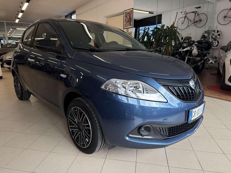 Usata Lancia Ypsilon 69 CV (50 kW) 2023 Blu Utilitaria