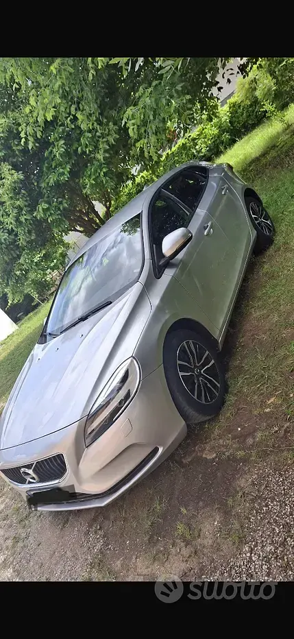 Usata Volvo V40 CC 120 CV (88 kW) 2019 Grigio Station wagon