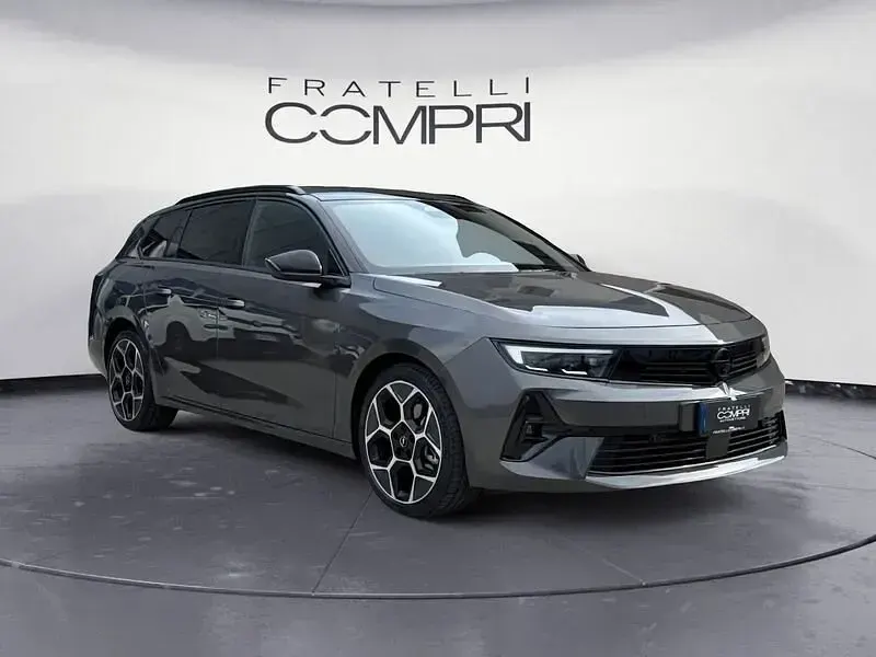 Usata Opel Astra GS Line 131 CV (96 kW) 2025 Bicolore grigio/nero Utilitaria