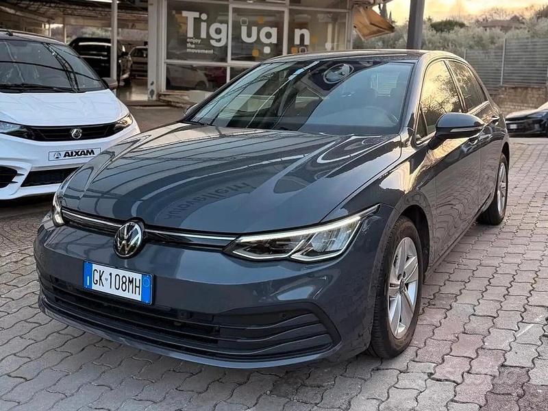 Usata VW Golf VIII Life 116 CV (85 kW) 2023 Grigio Berlina
