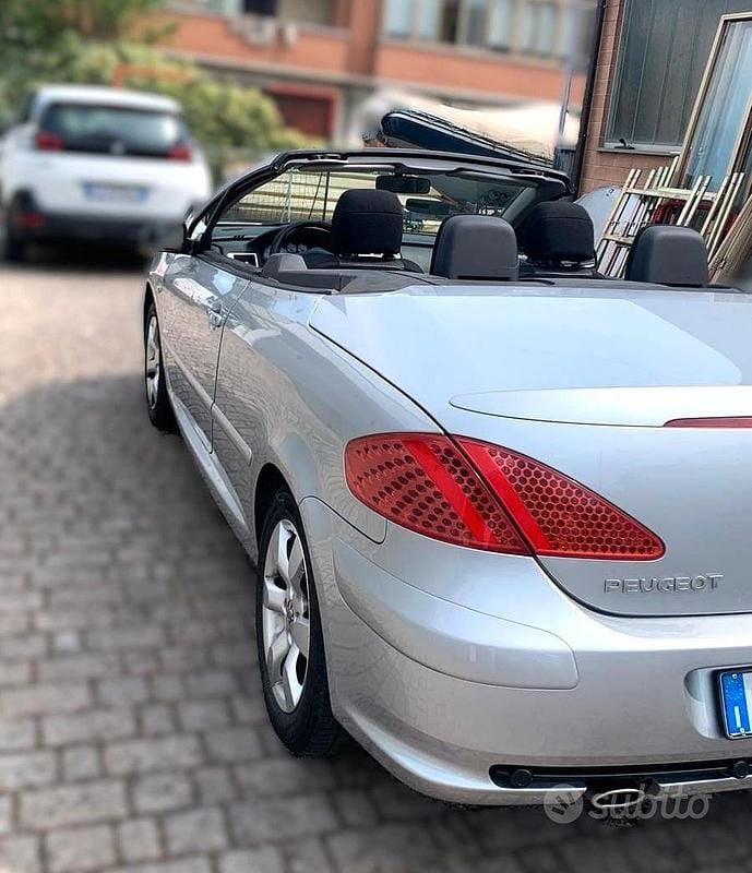 Usata Peugeot 307 CC 109 CV (80 kW) 2005 Argento Cabrio