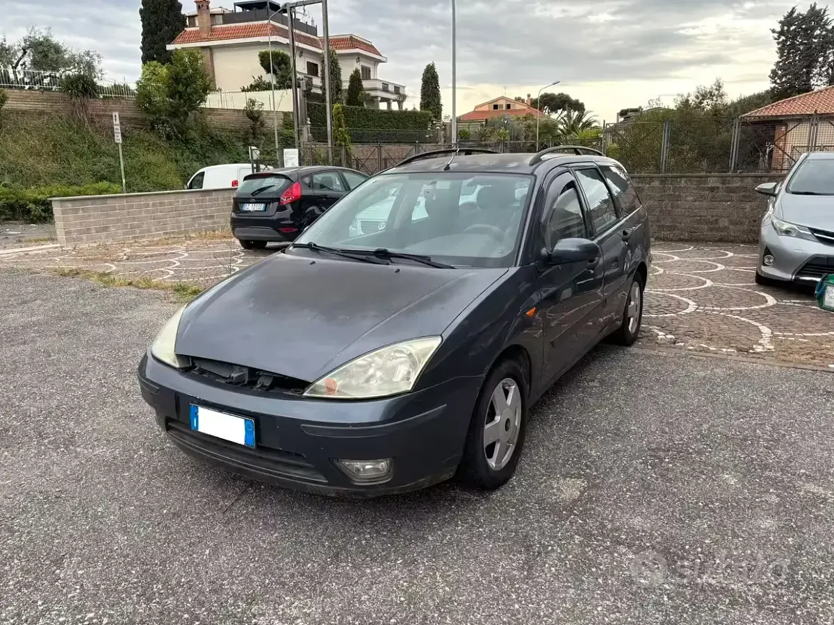 Usata Ford Focus Ghia 116 CV (85 kW) 2003 Grigio Station wagon