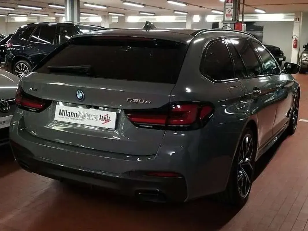 Usata BMW 530e M Sport 258 CV (189 kW) 2022 Grigio Station wagon