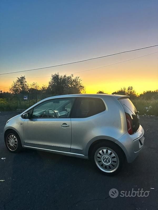 Usata VW up! 75 CV (55 kW) 2012 Grigio Utilitaria