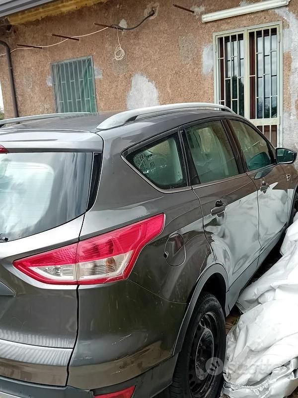 Begagnad Ford Kuga 163 HK (119 kW) 2014 Grå SUV