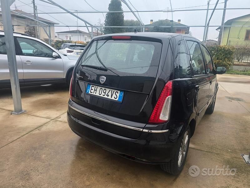 Usata Lancia Musa Platinum 95 CV (69 kW) 2011 Nero Monovolume