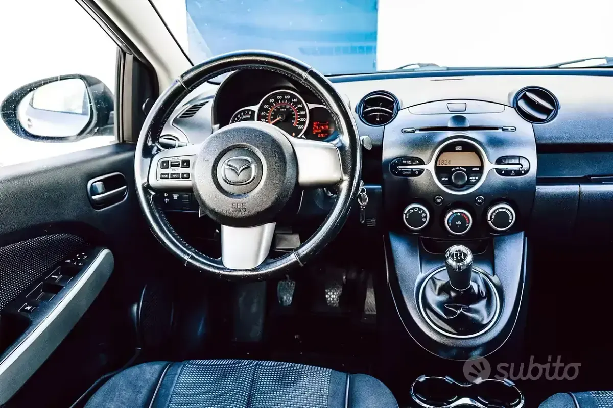 Usata Mazda 2 86 CV (63 kW) 2010 Grigio Utilitaria