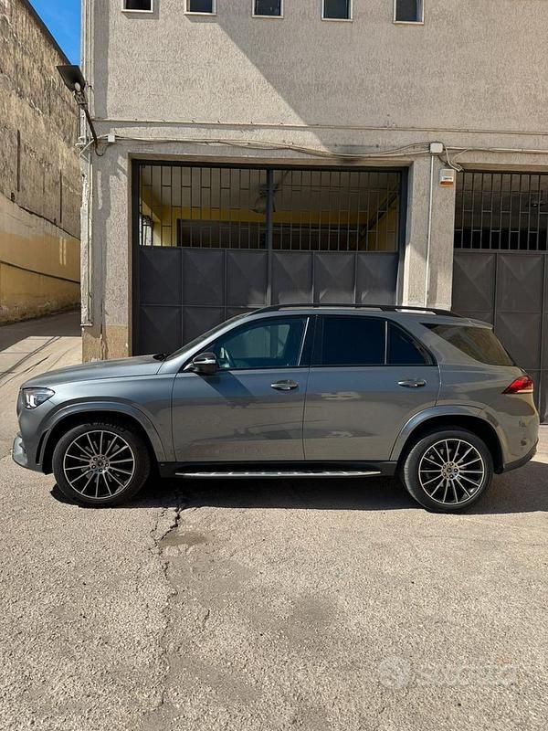 Grigio Usata 2020 Mercedes GLE300 SUV | 52.000 € - Immagine 1/4