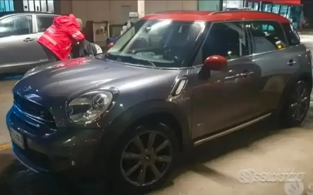 Usata Mini Countryman 143 CV (105 kW) 2016 Grigio SUV