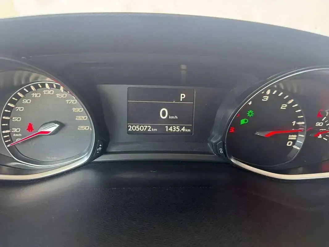 Usata Peugeot 308 120 CV (88 kW) 2016 Nero Berlina
