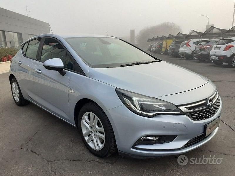 Usata Opel Astra 110 CV (80 kW) 2016 Grigio Berlina