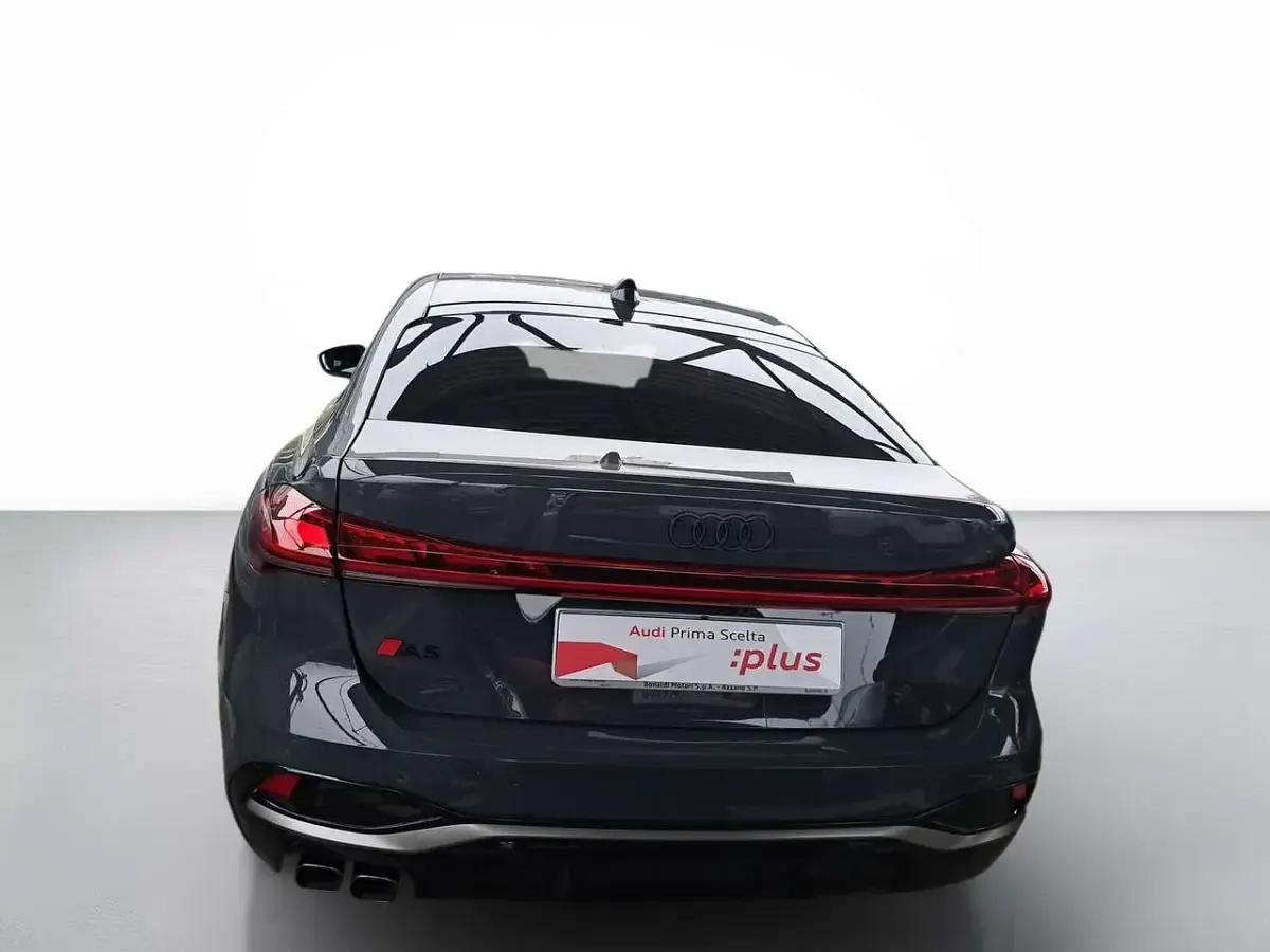 Usata Audi A5 S-Line 204 CV (150 kW) 2024 Grigio magnete Berlina