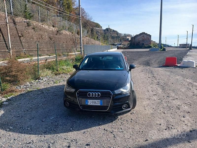 Nero Usata 2014 Audi A1 S-Line Due volumi | 8000 € (Ottimo prezzo) - Immagine 1/4