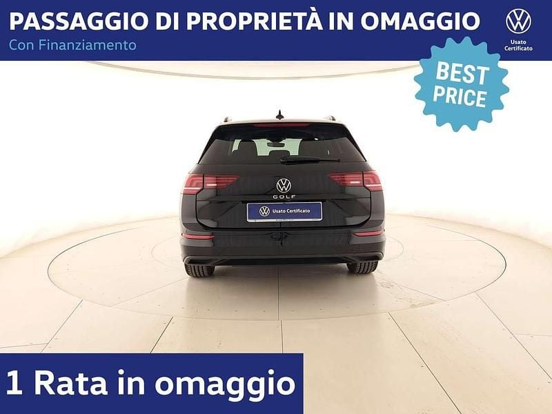 Usata VW Golf VIII Life 150 CV (110 kW) 2024 Grenadill black metallizzato Station wagon