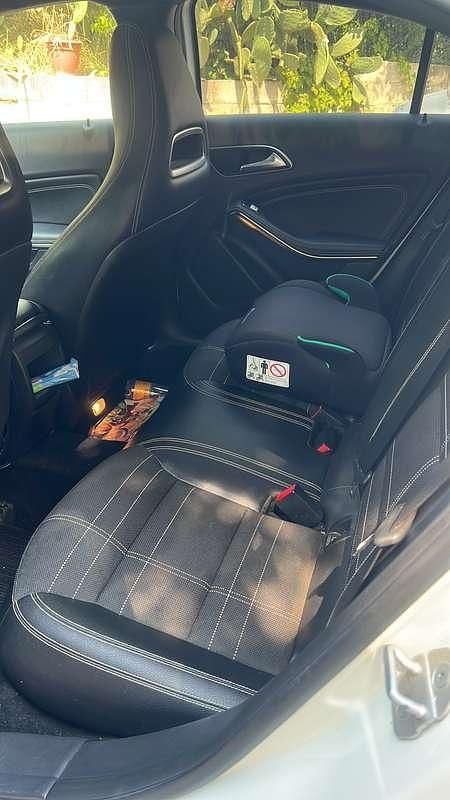 Usata Mercedes A180 109 CV (80 kW) 2015 Berlina