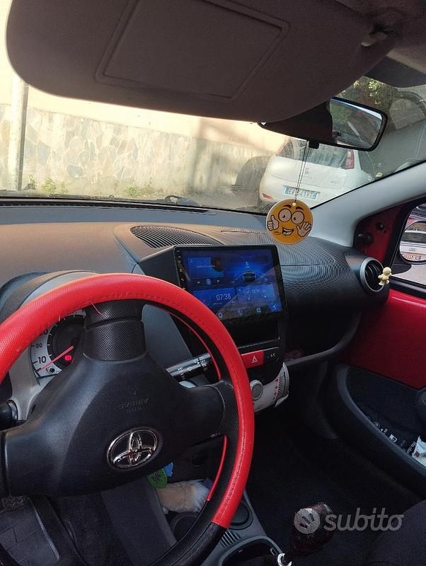 Brugt Toyota Aygo 69 HK (50 kW) 2016 Rød Hatchback