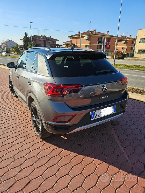 Usata VW T-Roc Style 116 CV (85 kW) 2022 Grigio SUV