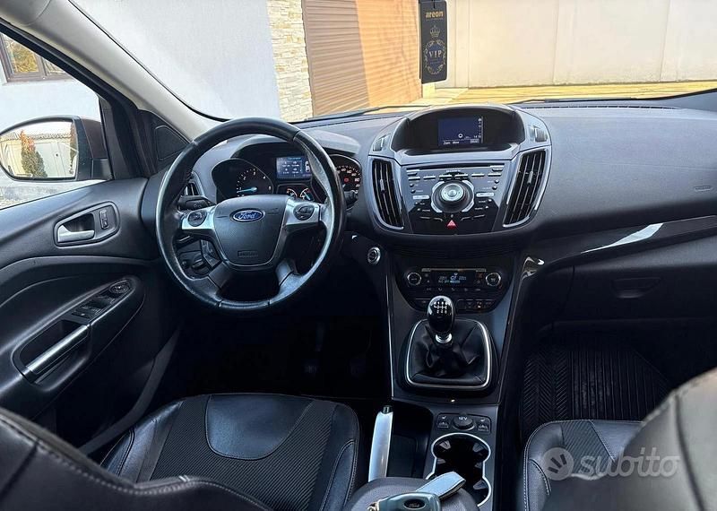 Usata Ford Kuga Titanium 140 CV (102 kW) 2014 Nero SUV