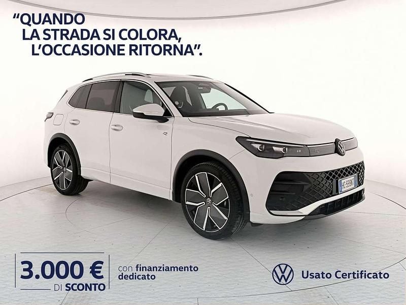 Nuova VW Tiguan R-line Plus 150 CV (110 kW) 2026 Pure white SUV