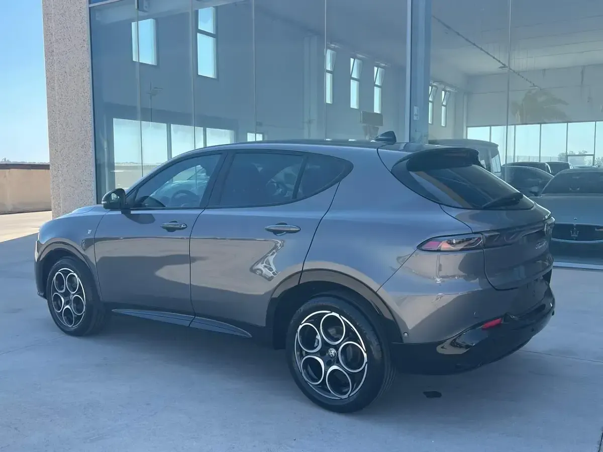 Nuova Alfa Romeo Tonale Ti 160 CV (117 kW) 2026 Grigio SUV