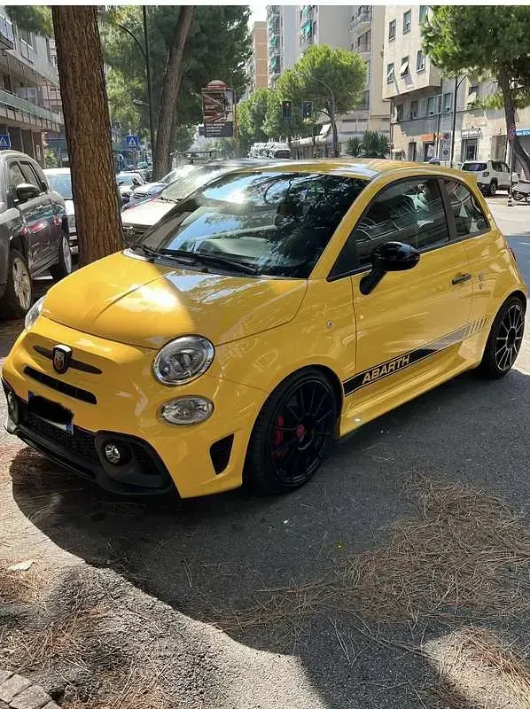 Usata Abarth 595 Competizione 179 CV (131 kW) 2018 Giallo Berlina