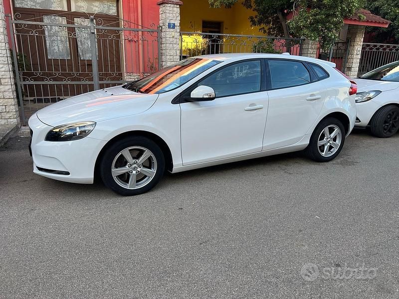 Usata Volvo V40 2017 Bianco Berlina